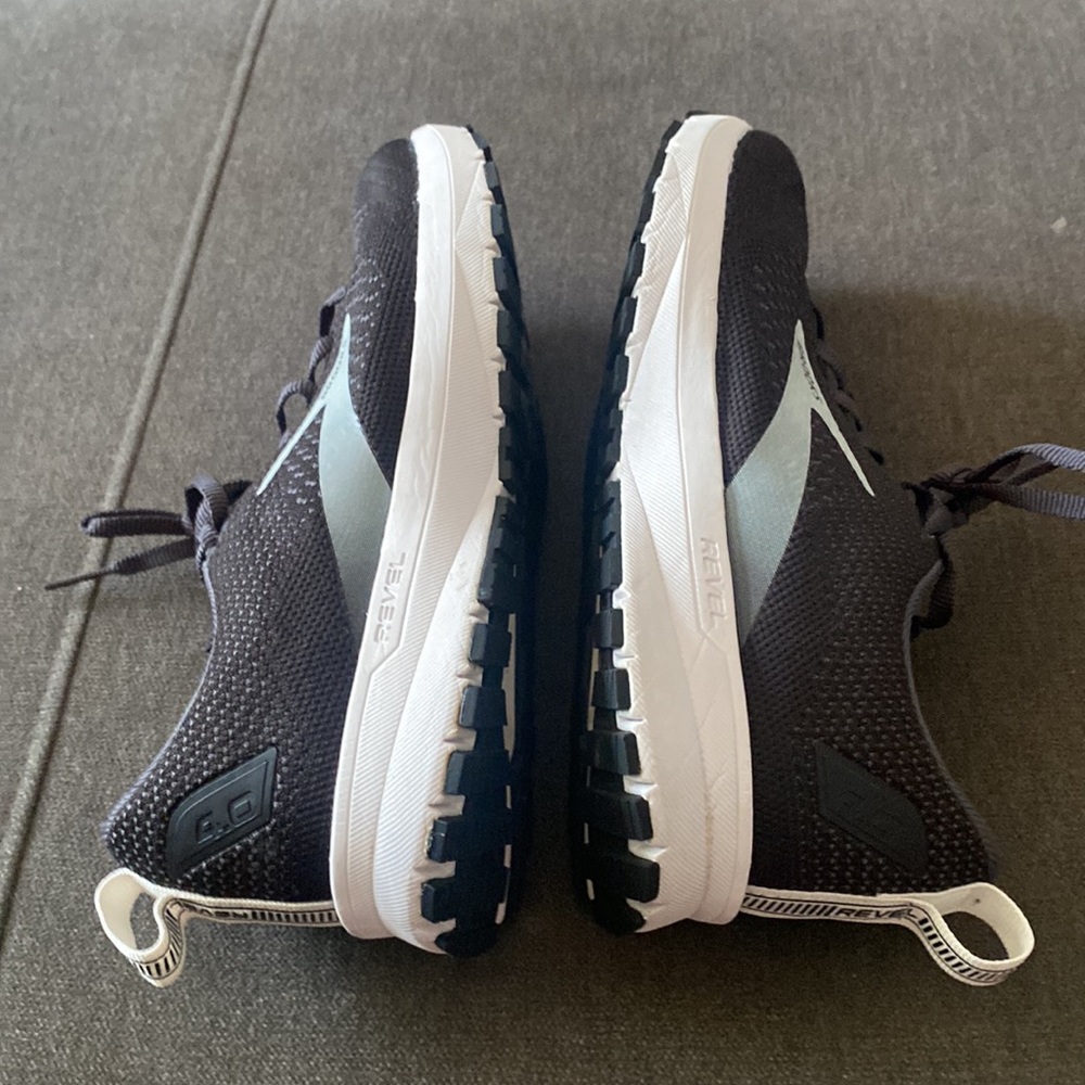 - Brooks Shoes - image 6